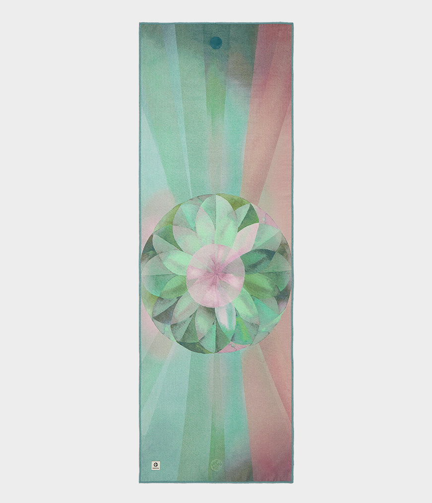 262071886-YTRSKIDLESS-71-CRYSTAL-CHAKRA-RAY-2.0_01.jpg