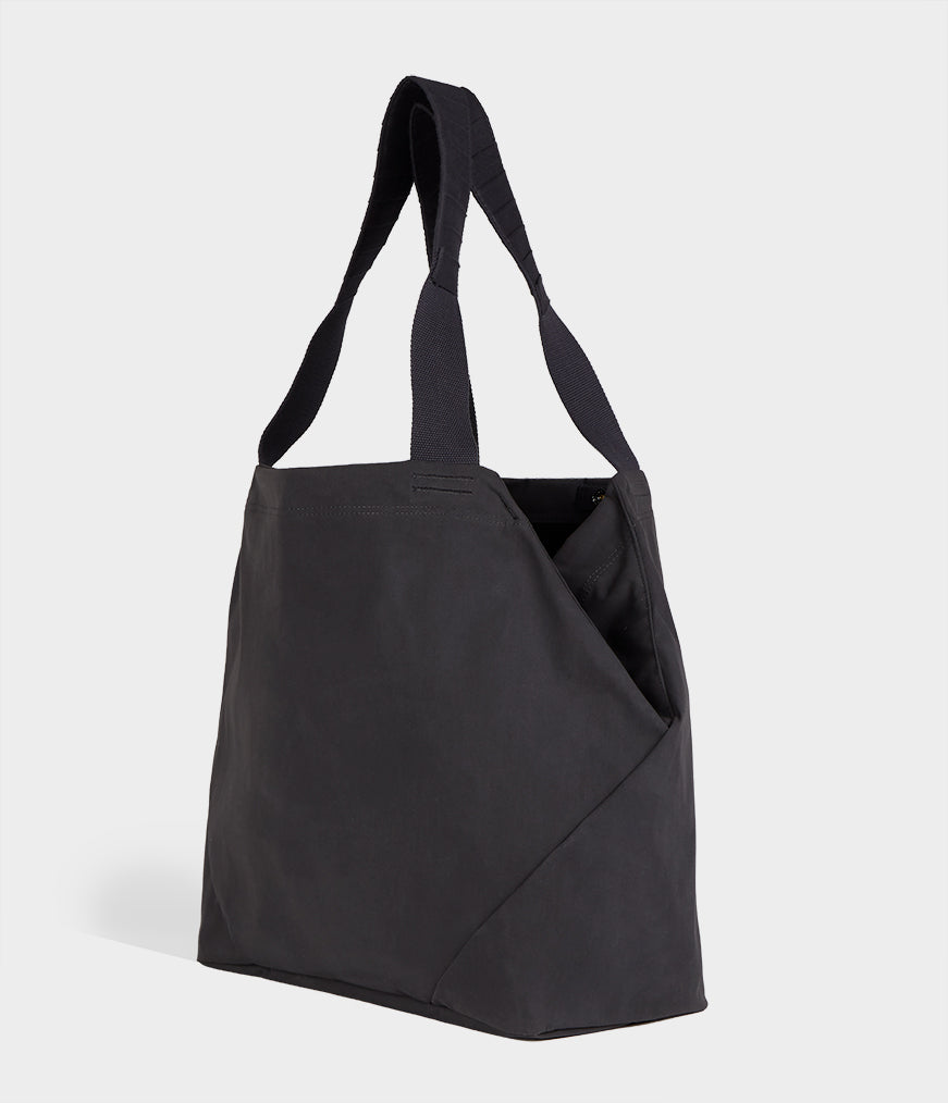 372013795-Props-KOSHA-CARRYALL-PHANTOM-03.jpg