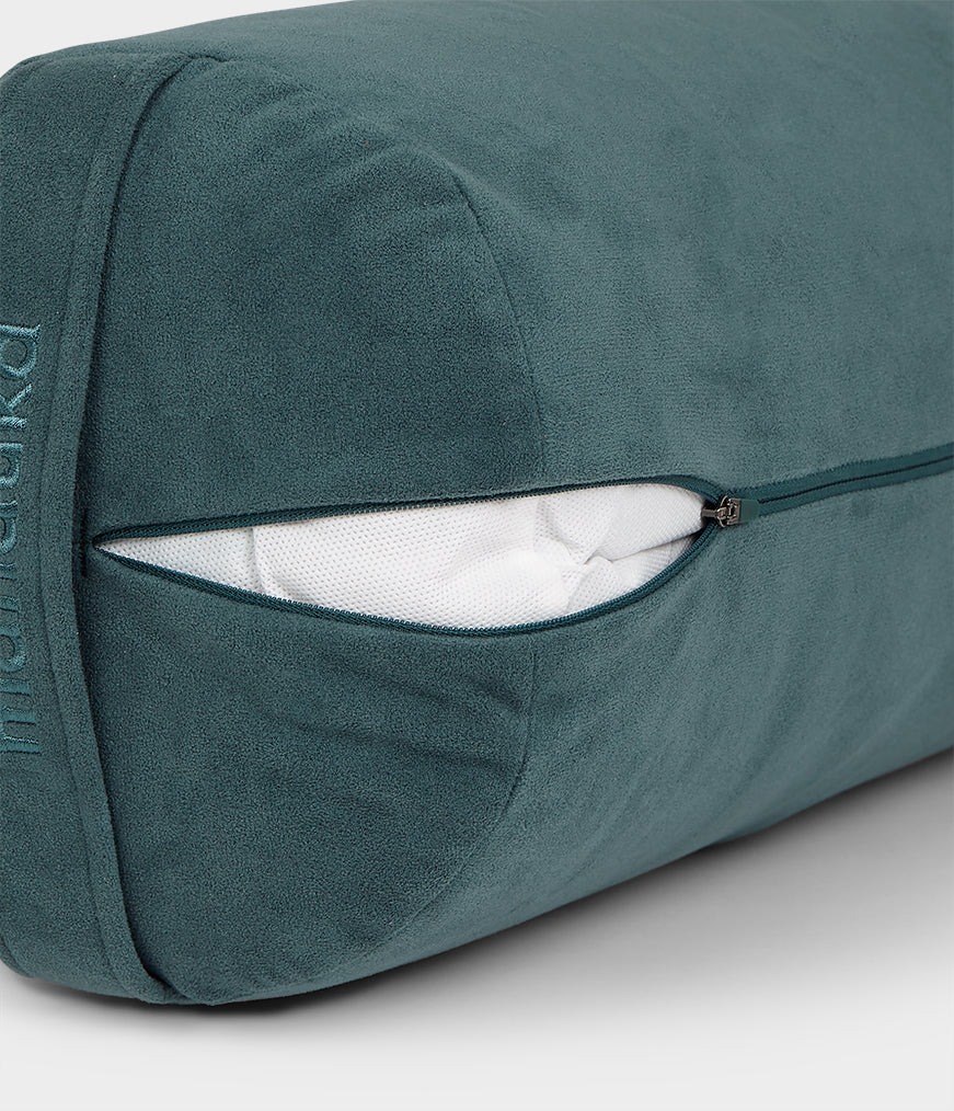 43307A595_BOLSTERS-ROUND-SAGE_SOLID_03_eb3cf0da-5c08-4208-968a-c0138d1b8cee.jpg